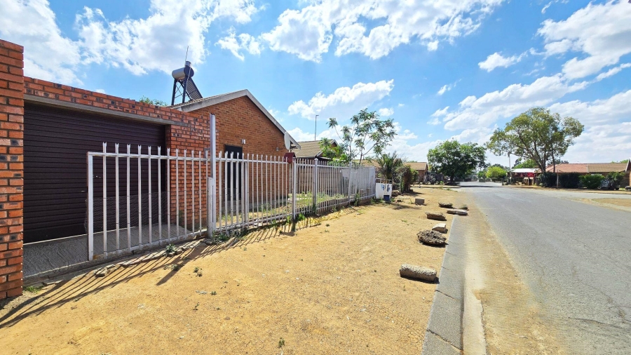 3 Bedroom Property for Sale in Ehrlich Park Free State